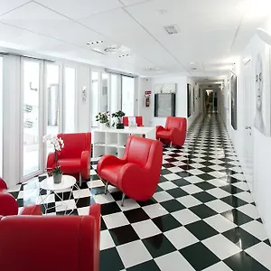**** Aparthotel & Urban Padel Italia